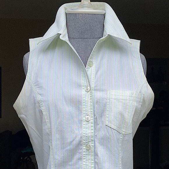 🆕Richard Malcom Sleeveless Button Down Shirt NWOT - Picture 4 of 10